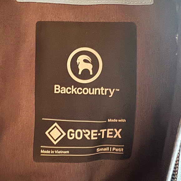 Women’s Backcountry Ski Coat - Picture 2 of 4